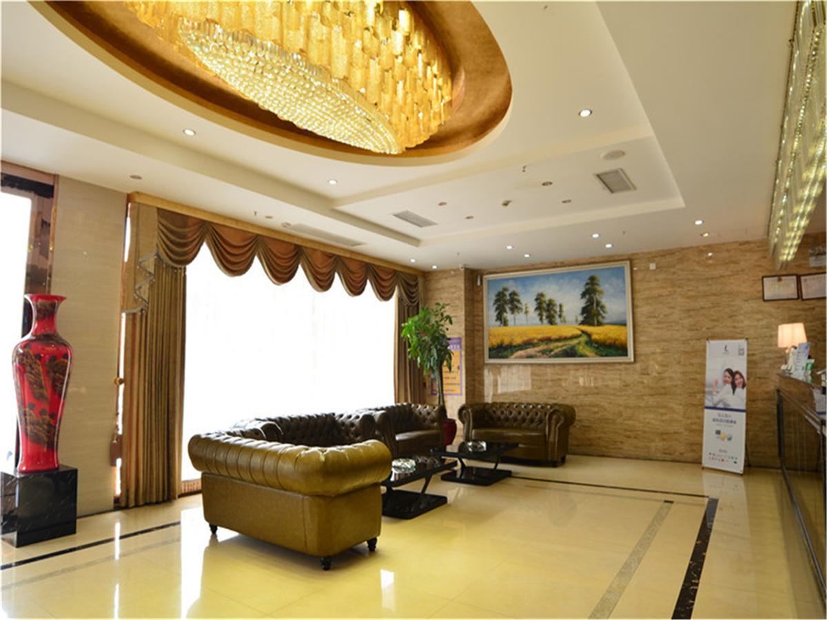Lavande Hotel Wuhan Railway Station Екстериор снимка