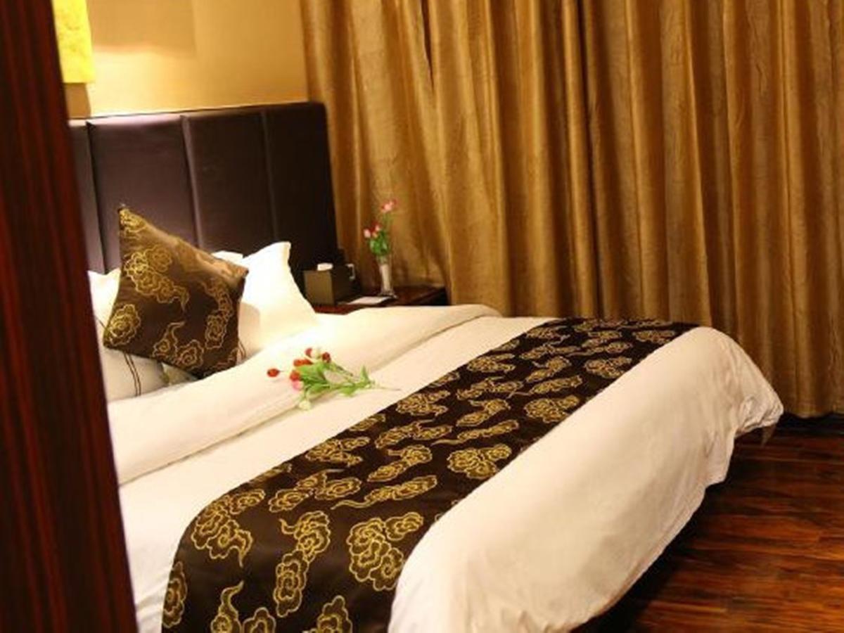 Lavande Hotel Wuhan Railway Station Екстериор снимка