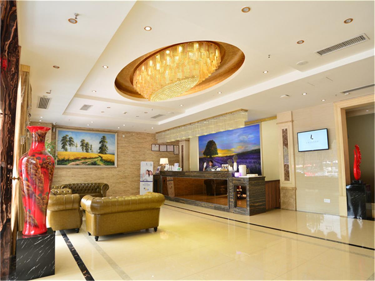 Lavande Hotel Wuhan Railway Station Екстериор снимка