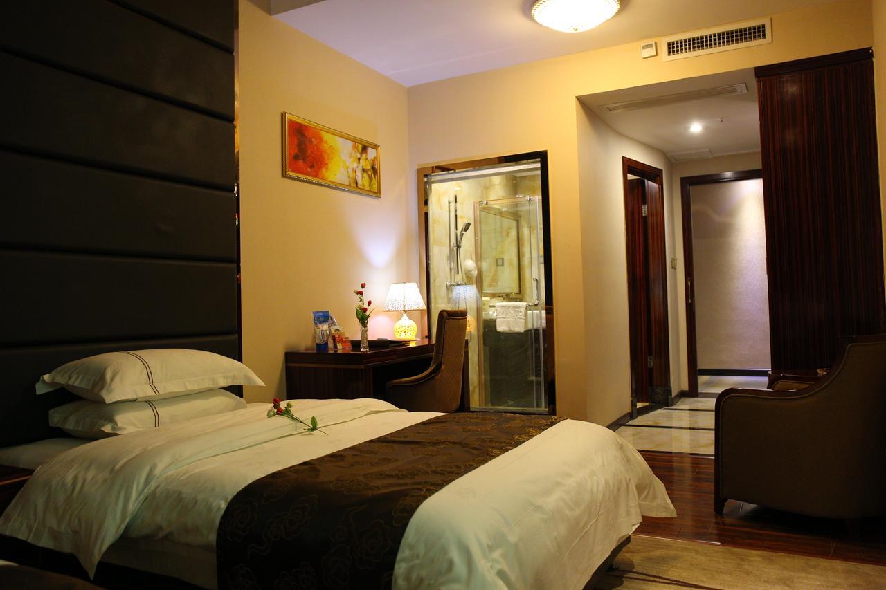 Lavande Hotel Wuhan Railway Station Екстериор снимка