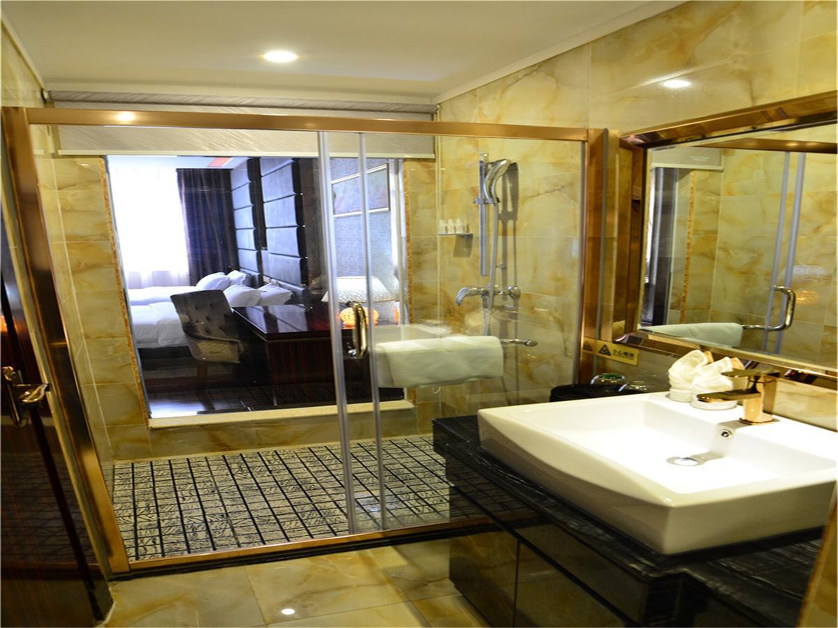 Lavande Hotel Wuhan Railway Station Екстериор снимка