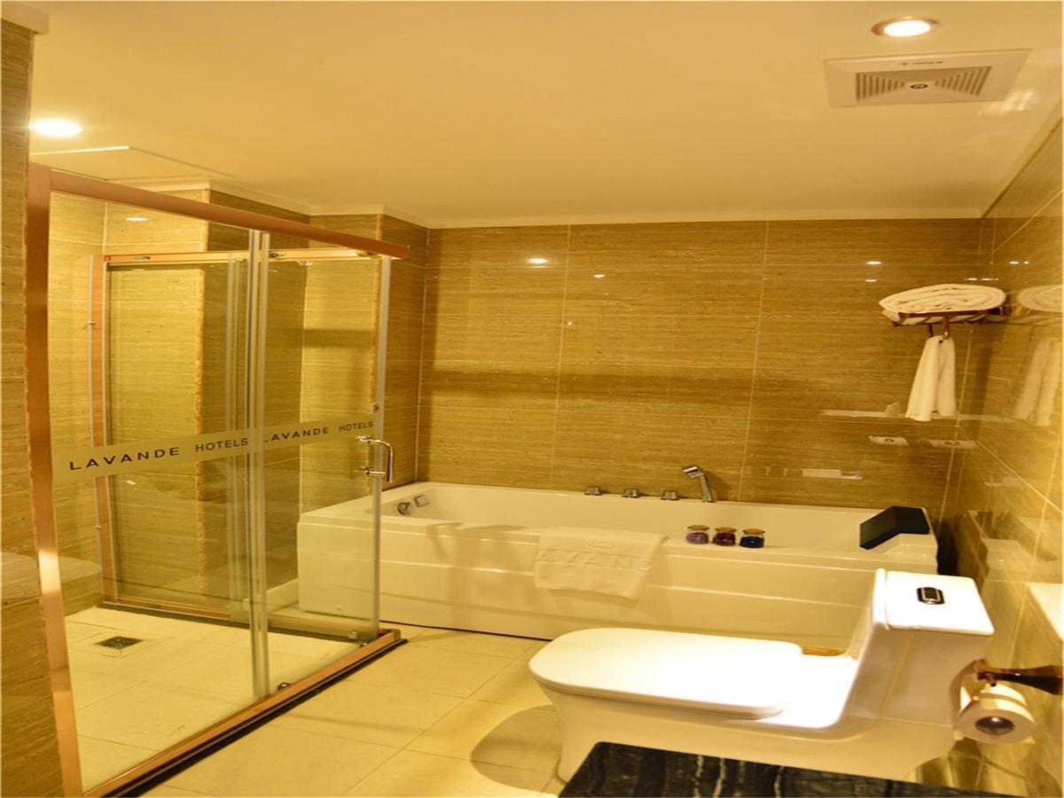 Lavande Hotel Wuhan Railway Station Екстериор снимка