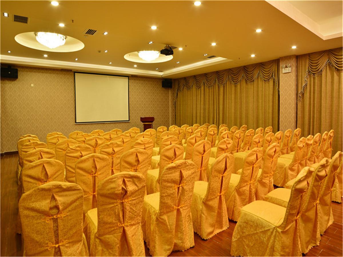 Lavande Hotel Wuhan Railway Station Екстериор снимка